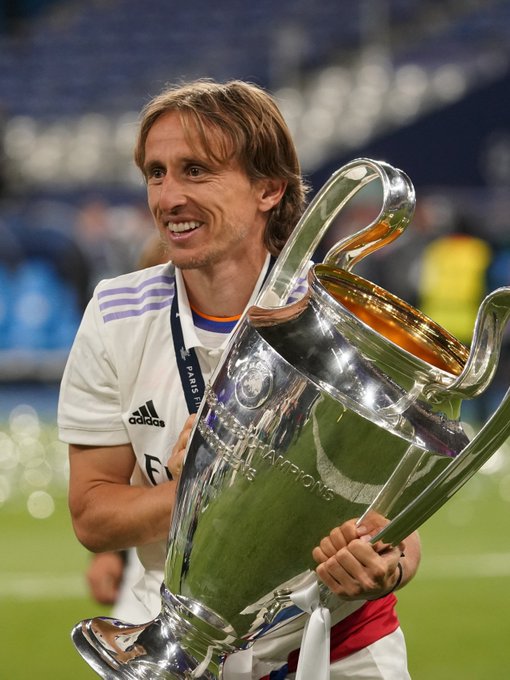 与4结缘，多特5轮欧冠联赛有4轮打入4球，剩下1轮被曼城进4球