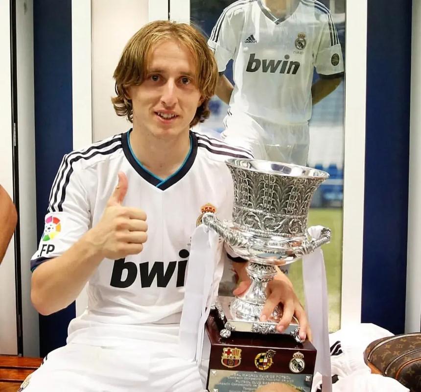 莱万谈苏亚雷斯#足球